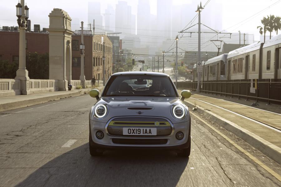  Mini Cooper SE (F56) 2019 года  (WW) (фото 24 из 132)